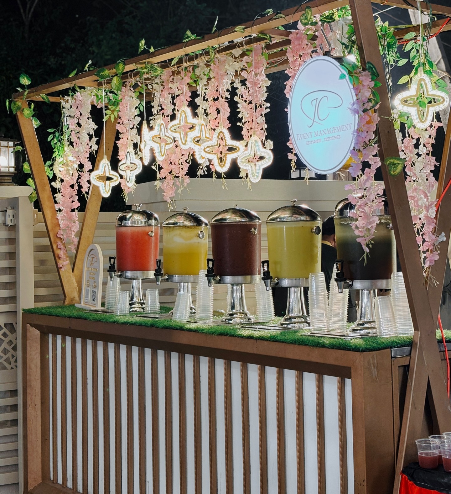 JC Events welcome refreshments and fresh juice counter setup
